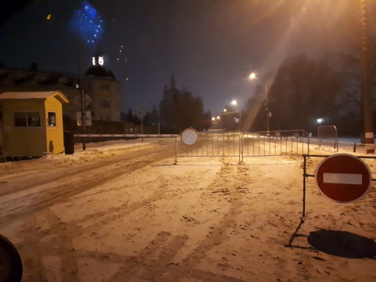 Центр Дивеево - знак кирпич.jpg